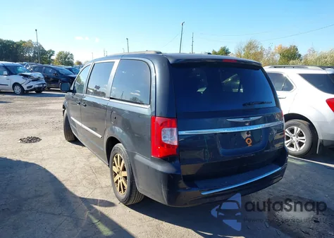 2015 Chrysler Town & Country Touring из США, поврежденный, VIN 2C4RC1BG4FR619309
